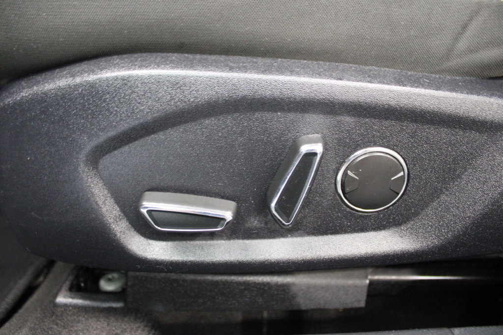 Certified 2020 Ford Fusion SE FWD image 18