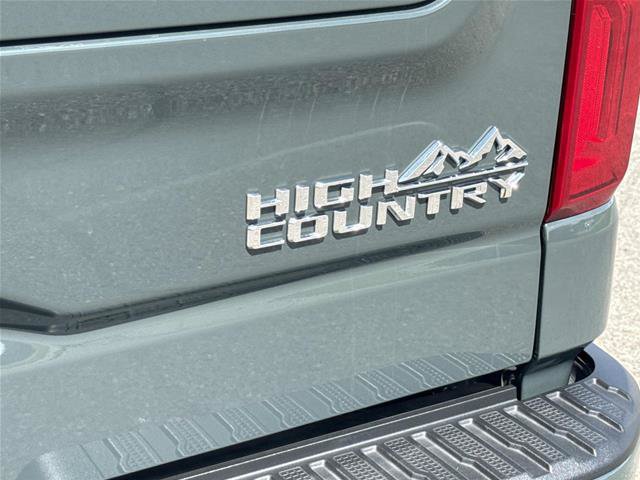Used 2026 Chevrolet Silverado 1500 High Country w/ Technology Package AWD/4WD image 12