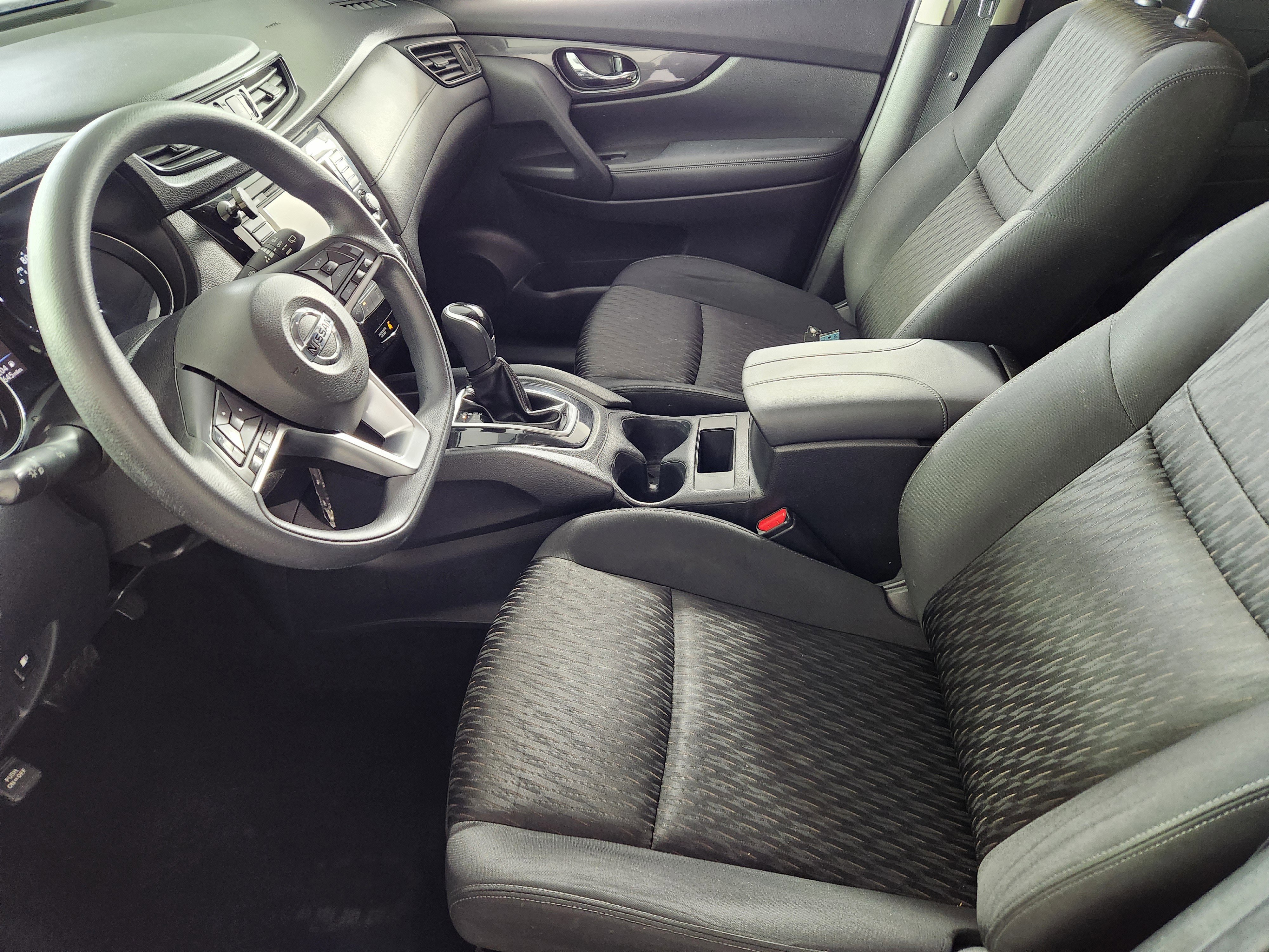 Used 2018 Nissan Rogue S image 11