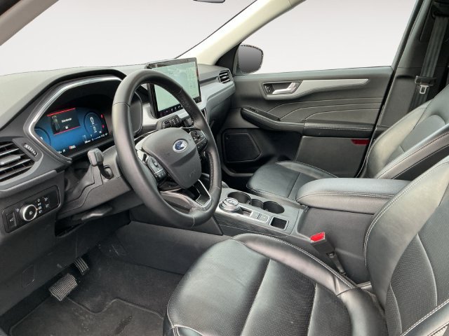Certified 2025 Ford Escape Platinum AWD/4WD image 11