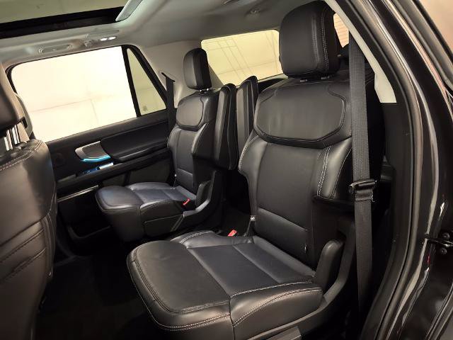 Certified 2025 Ford Expedition Platinum w/ Driver's Package AWD/4WD image 27