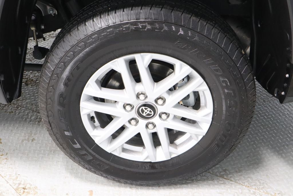Used 2025 Toyota Tundra SR5 AWD/4WD image 19