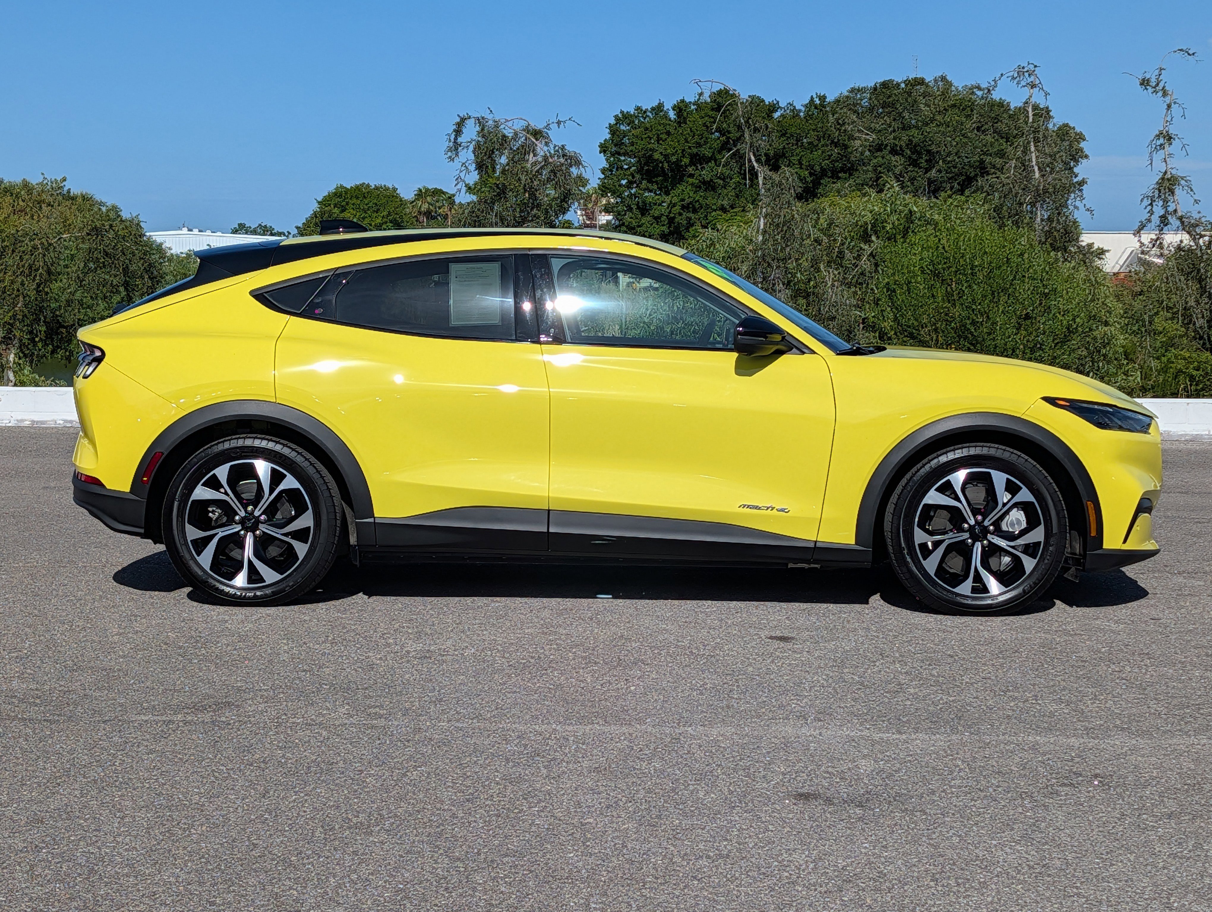 Certified 2025 Ford Mustang Mach-E Select w/ Comfort Package Lite AWD/4WD video 3