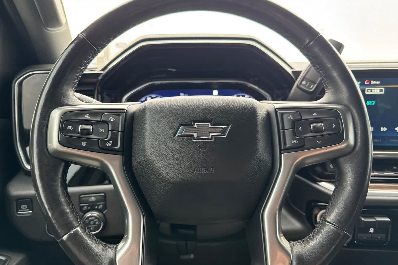 Used 2022 Chevrolet Silverado 1500 RST AWD/4WD image 23