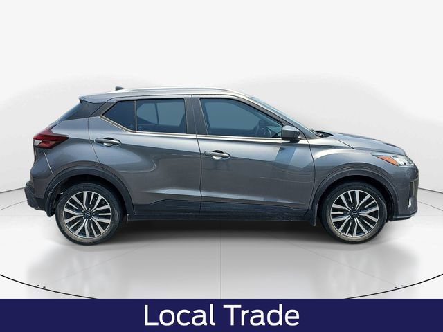 Used 2022 Nissan Kicks SV FWD image 2
