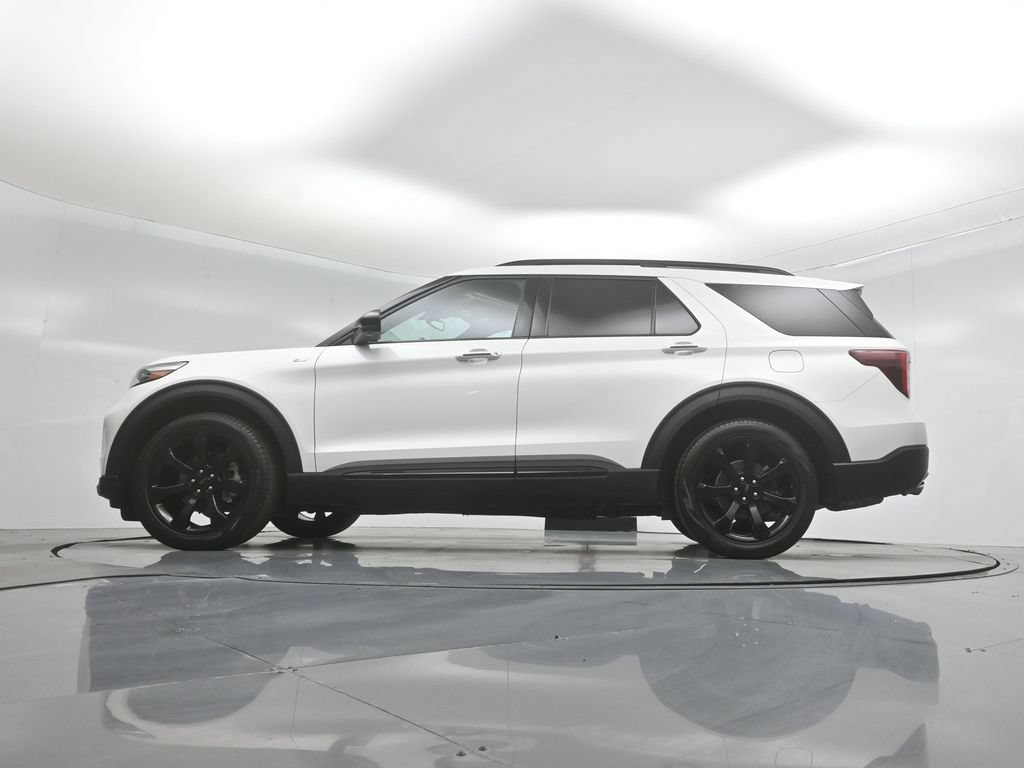 Certified 2023 Ford Explorer ST-Line w/ Class IV Trailer Tow Package RWD image 54