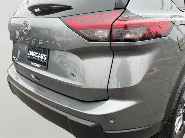 Used 2024 Nissan Rogue S image 8