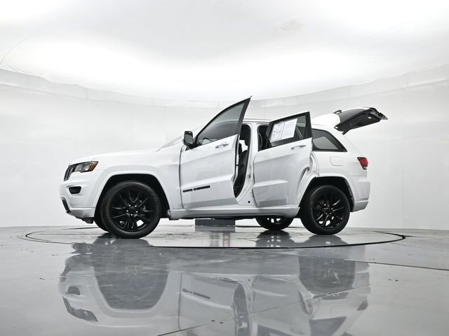 Used 2020 Jeep Grand Cherokee Altitude image 52