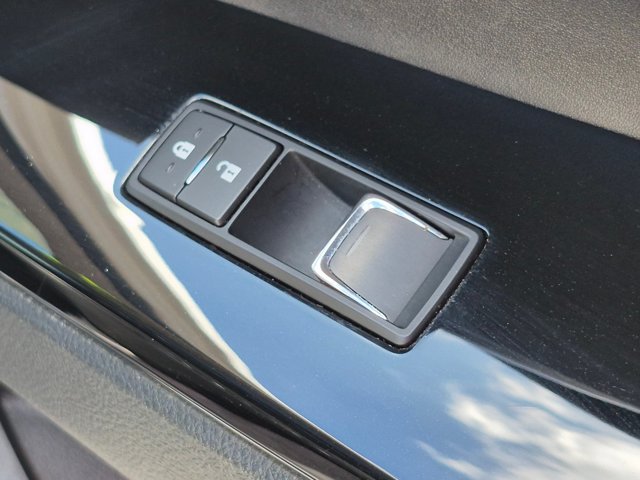 Used 2017 Lexus LX 570 4WD w/ Luxury Package image 40
