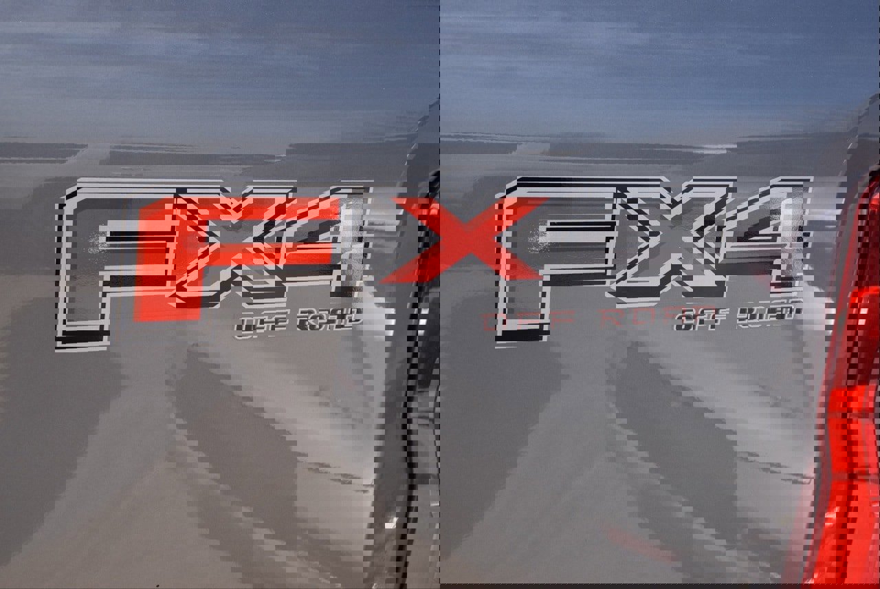 Certified 2024 Ford F250 Platinum w/ FX4 Off-Road Package image 14