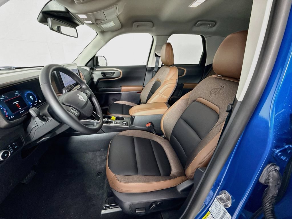 Certified 2025 Ford Bronco Sport Outer Banks w/ Outer Banks Tech Package+ AWD/4WD image 2