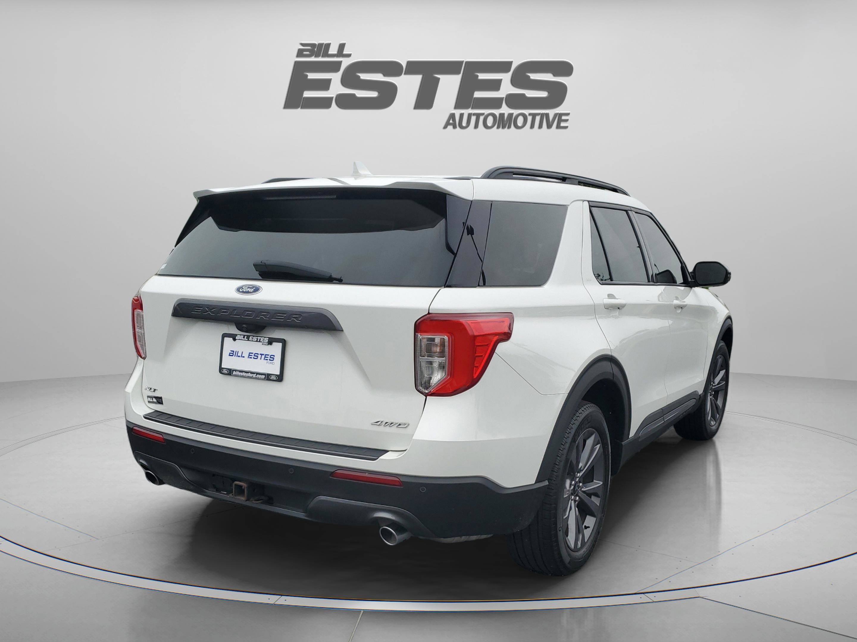 Certified 2023 Ford Explorer XLT w/ Equipment Group 202A AWD/4WD image 4