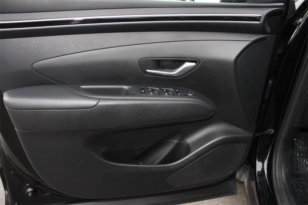 Used 2023 Hyundai Santa Cruz SE w/ Cargo Package image 22