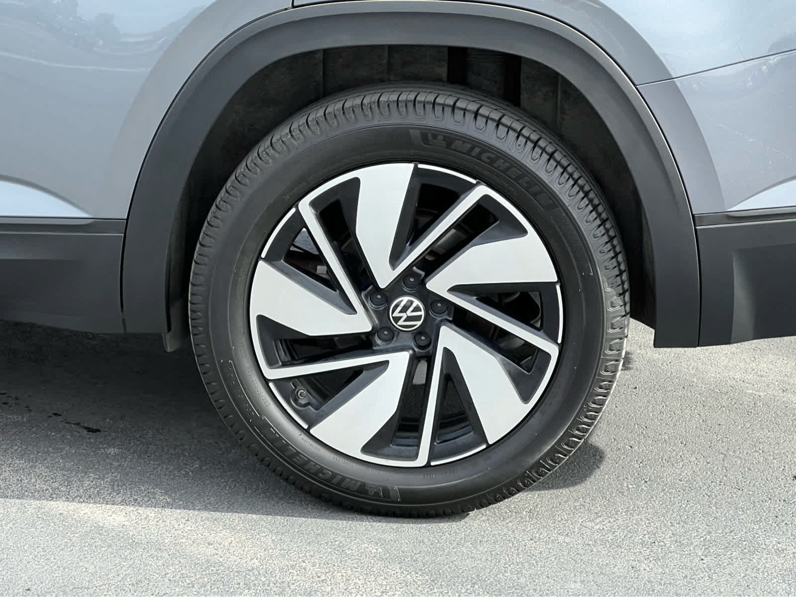 Used 2024 Volkswagen Atlas SE AWD/4WD image 22