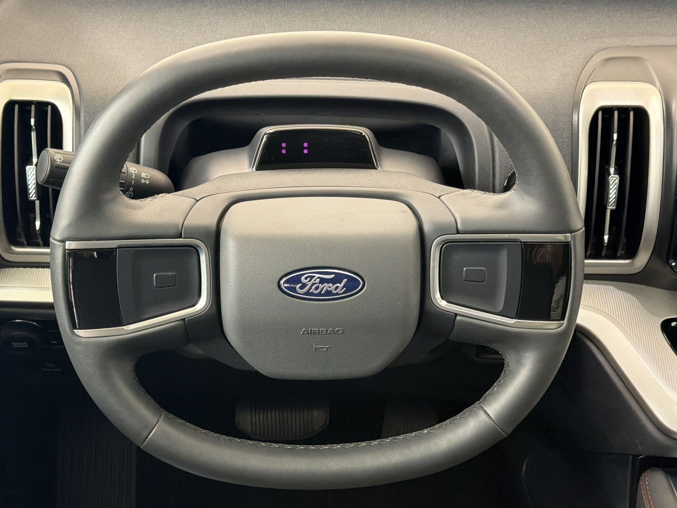 Certified 2025 Ford Expedition Active AWD/4WD image 11