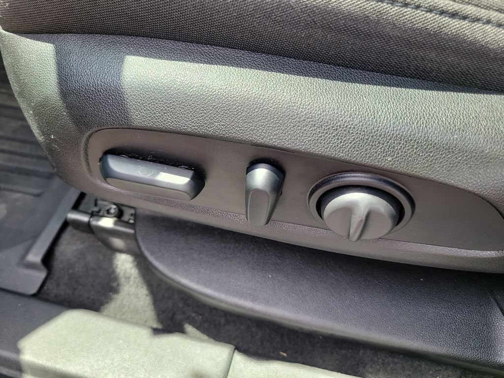 Used 2019 Chevrolet Blazer LT w/ LPO, Floor Liner Package FWD image 18