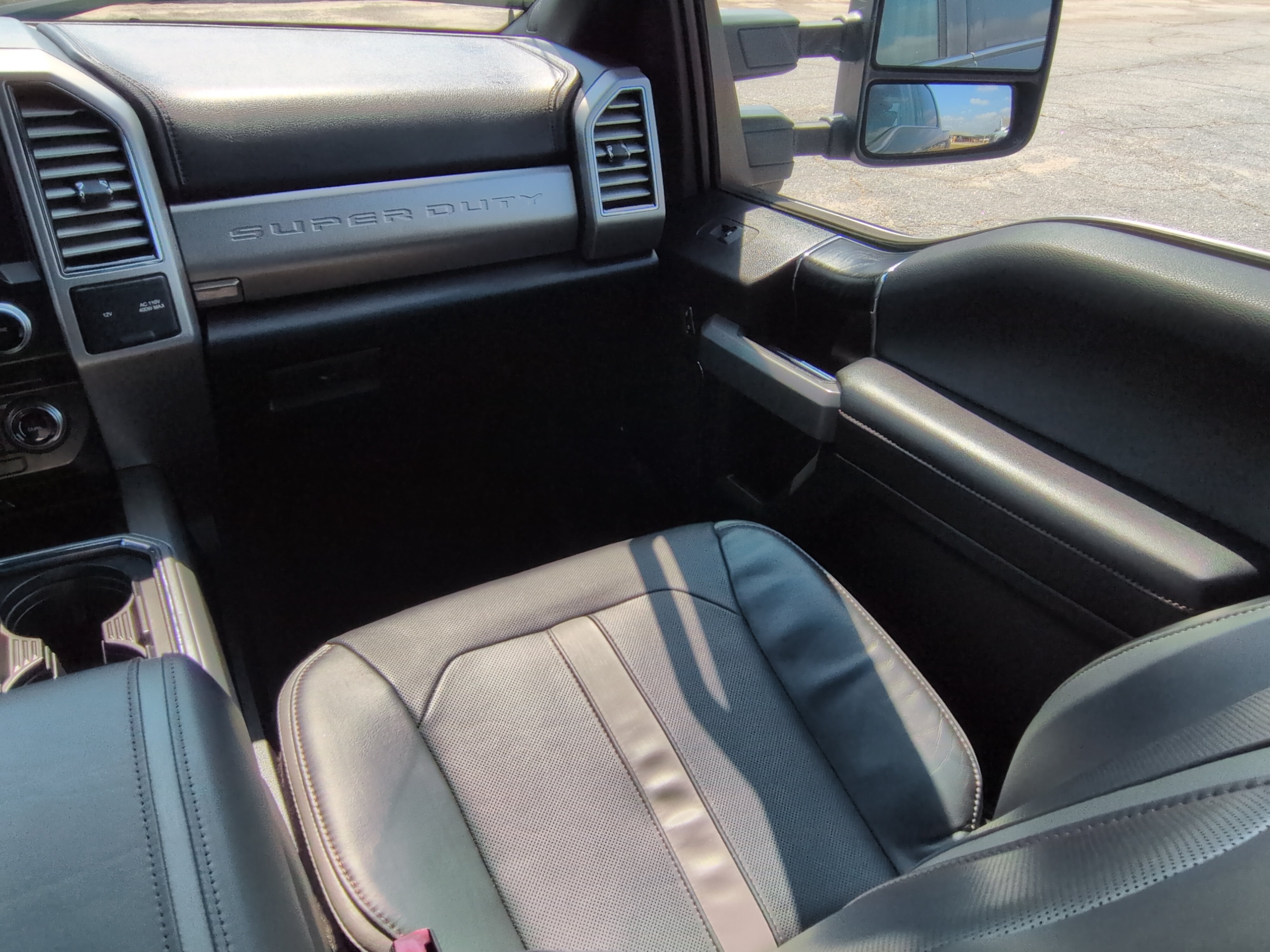 Certified 2018 Ford F250 Platinum w/ Platinum Ultimate Package AWD/4WD image 15