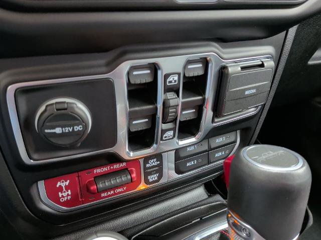 Used 2023 Jeep Gladiator Rubicon w/ Cold Weather Group image 19