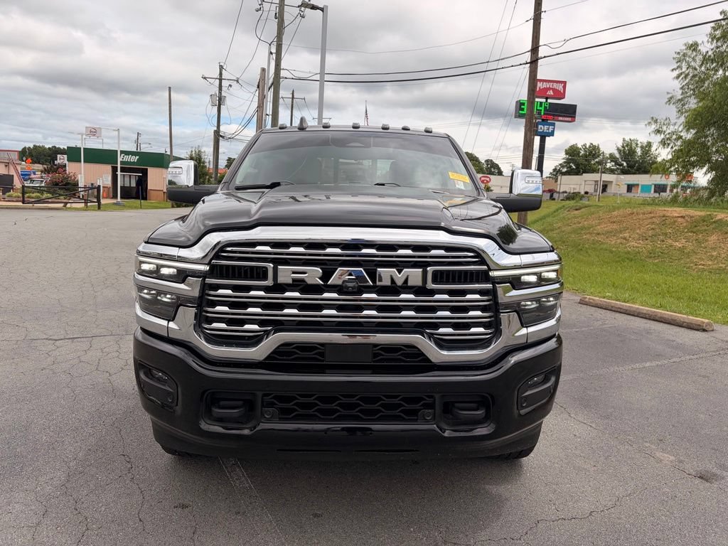 Used 2025 RAM 2500 Limited AWD/4WD image 2