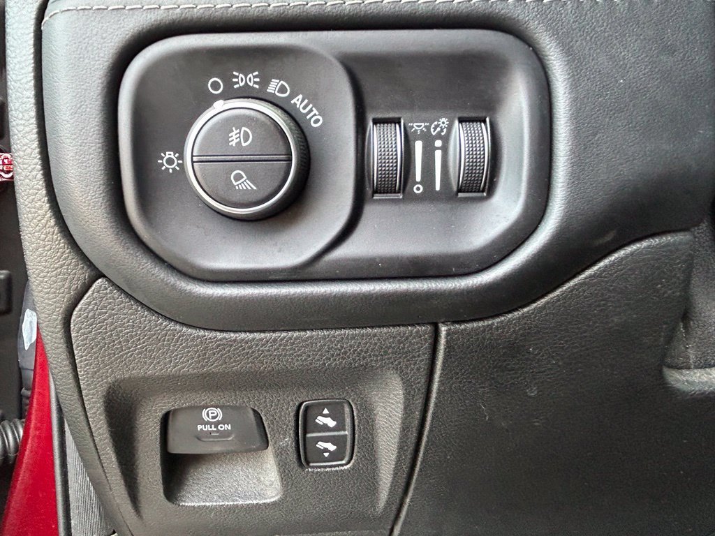 Used 2019 RAM 1500 Limited AWD/4WD image 18