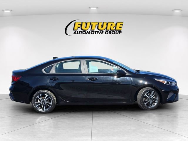 Used 2023 Kia Forte LXS w/ LXS Technology Package FWD image 6