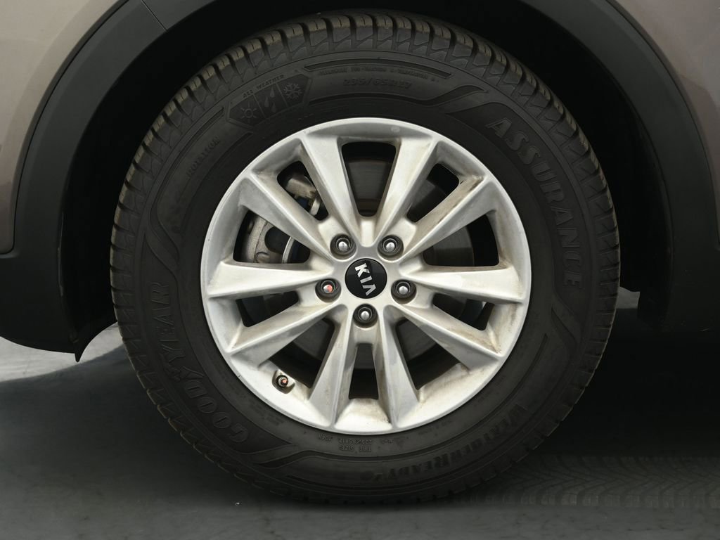 Used 2019 Kia Sorento LX image 51