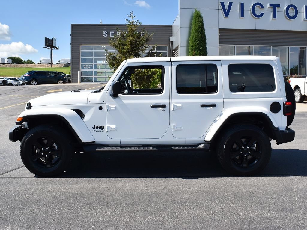Used 2020 Jeep Wrangler Unlimited Sahara AWD/4WD image 2