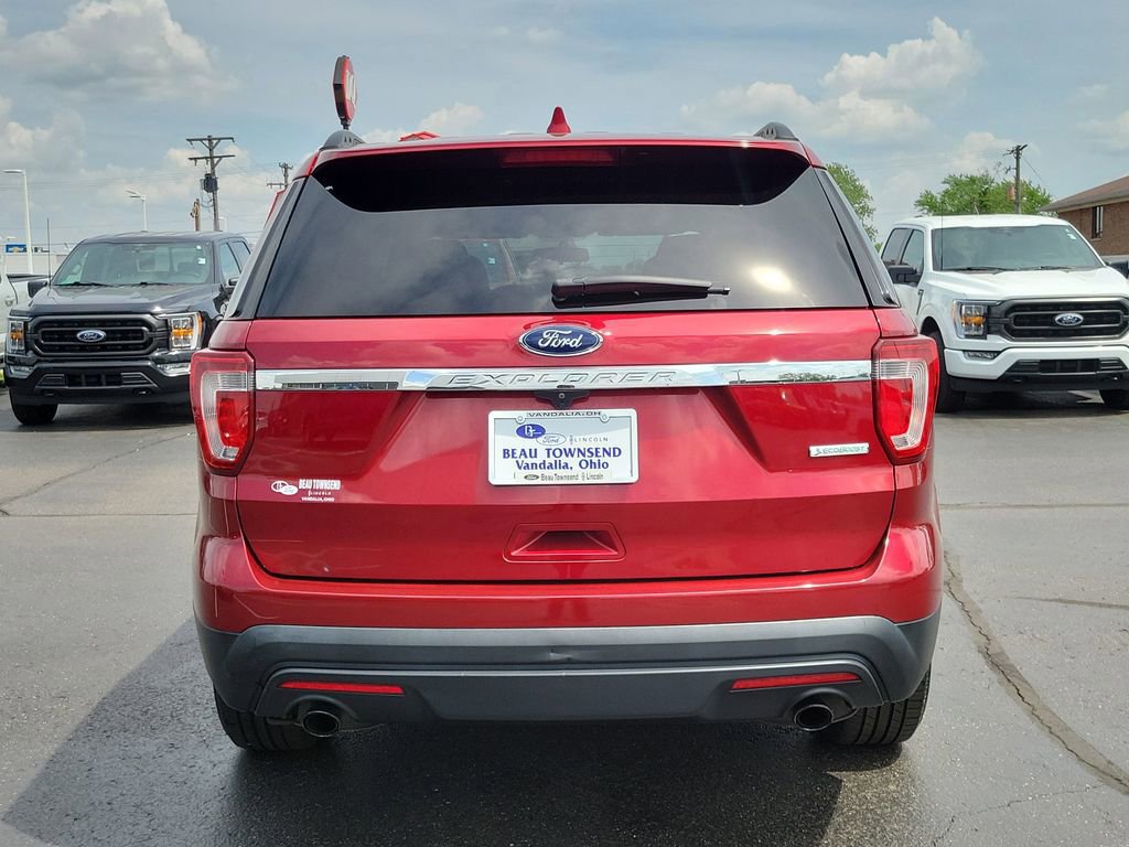 Certified 2017 Ford Explorer FWD image 4
