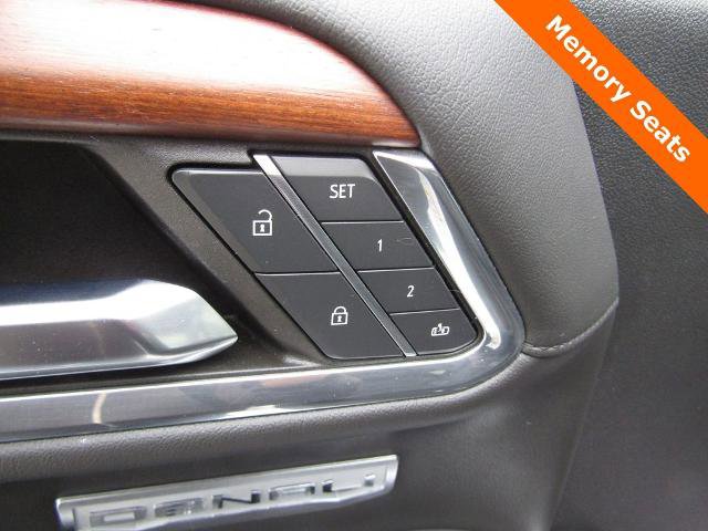 Used 2023 GMC Sierra 1500 Denali w/ Technology Package AWD/4WD image 6