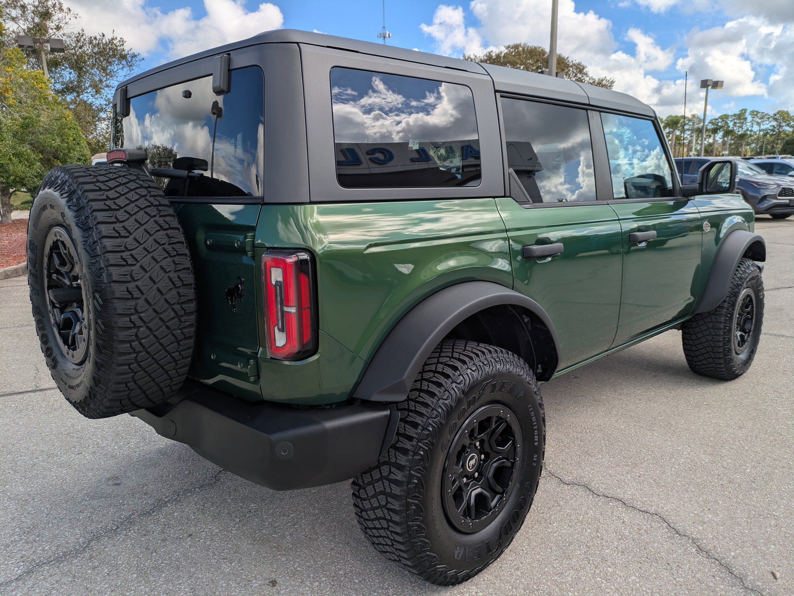 Certified 2023 Ford Bronco Wildtrak image 5