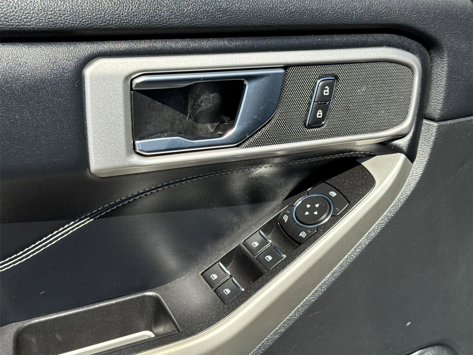 Certified 2021 Ford Explorer XLT w/ Equipment Group 202A RWD image 29