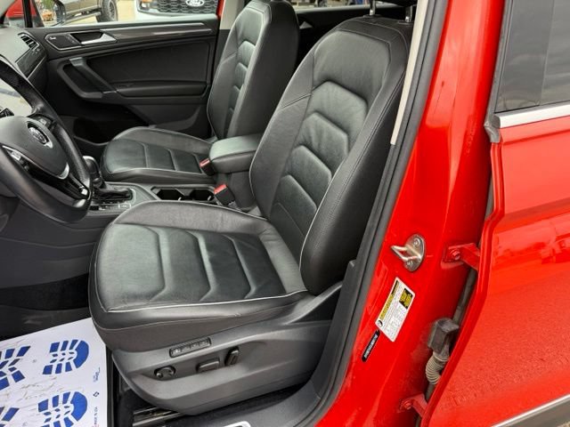 Used 2018 Volkswagen Tiguan SEL Premium FWD image 32