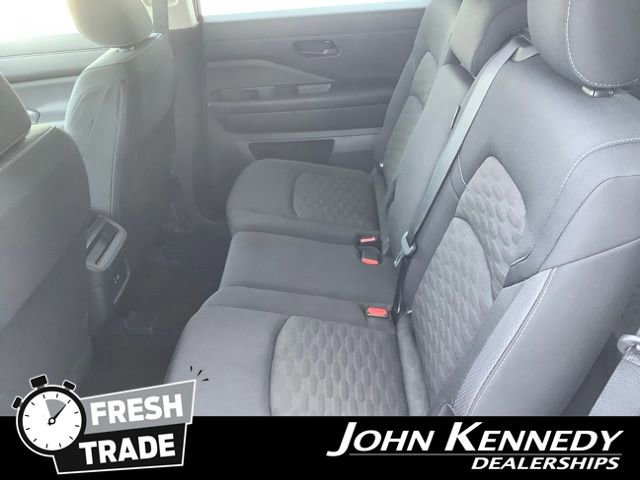 Used 2023 Nissan Pathfinder S image 28