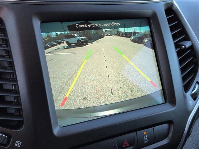 Used 2022 Jeep Cherokee Trailhawk AWD/4WD image 13