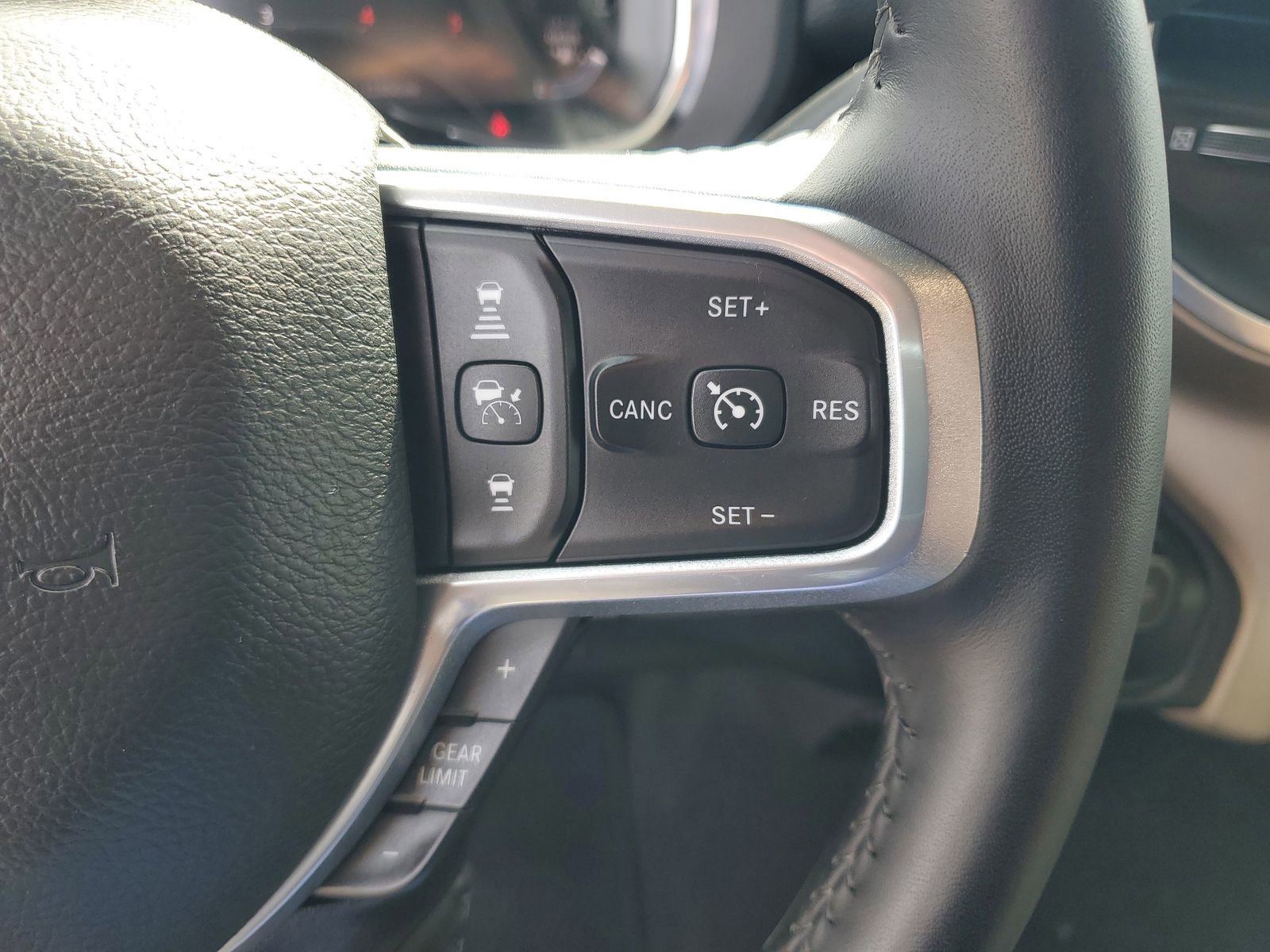 Used 2024 RAM 2500 Laramie w/ Safety Group image 22