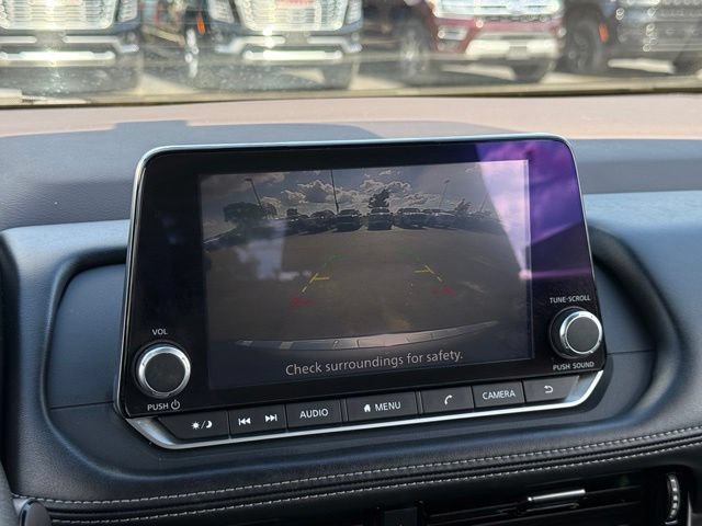 Used 2022 Nissan Rogue SV AWD/4WD image 3