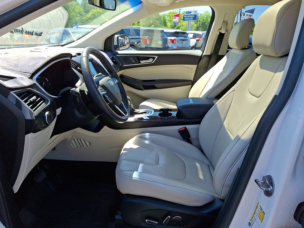 Certified 2018 Ford Edge Titanium w/ Equipment Group 301A AWD/4WD image 13