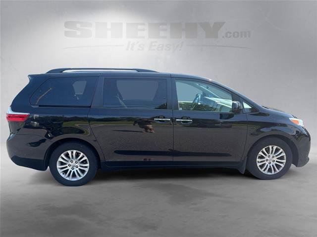 Used 2017 Toyota Sienna XLE w/ XLE Navigation Package FWD image 10