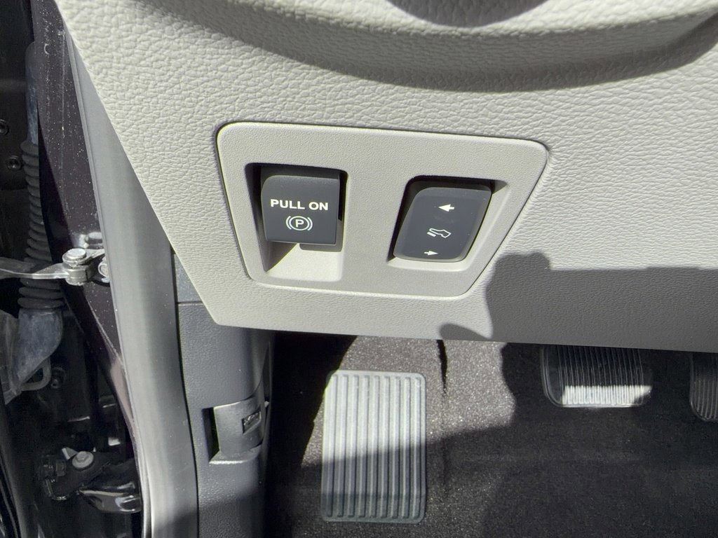 Certified 2019 Ford F150 Lariat w/ Equipment Group 502A Luxury image 27