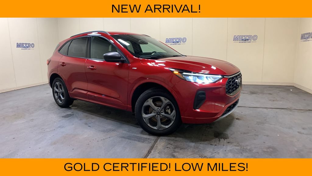 Certified 2024 Ford Escape ST-Line w/ Tech Pack #1 AWD/4WD image 1