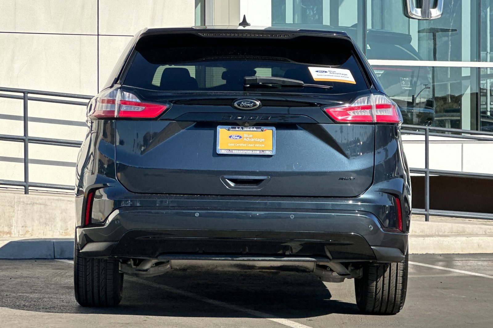 Certified 2022 Ford Edge SE w/ Black Appearance Package image 4