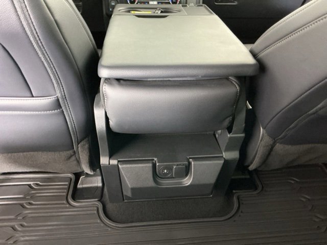 Certified 2025 Ford F350 Lariat w/ Black Appearance Package image 27