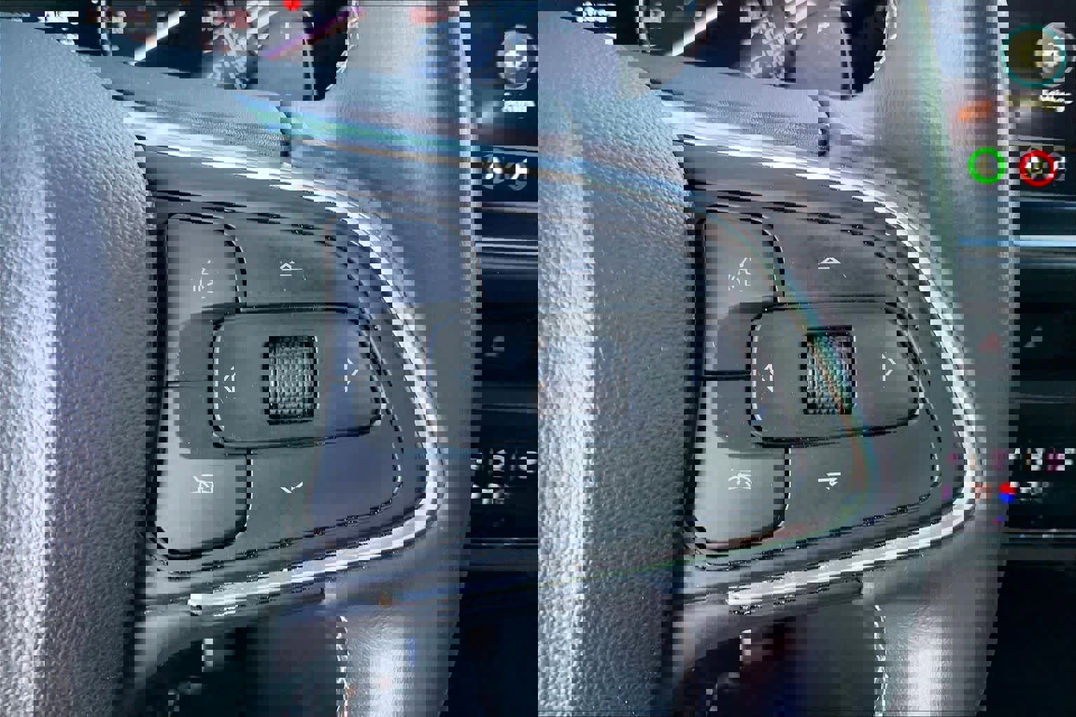 Used 2023 Buick Envision Essence w/ Technology Package I image 25