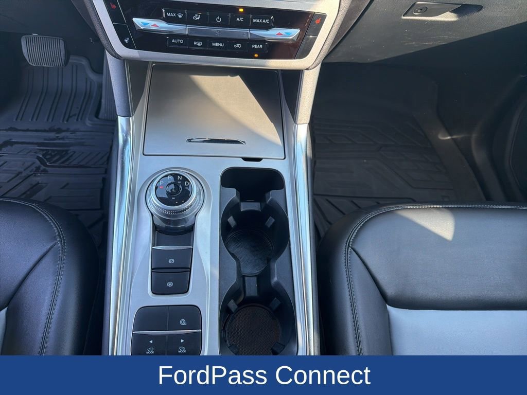 Certified 2022 Ford Explorer XLT w/ Equipment Group 202A image 27