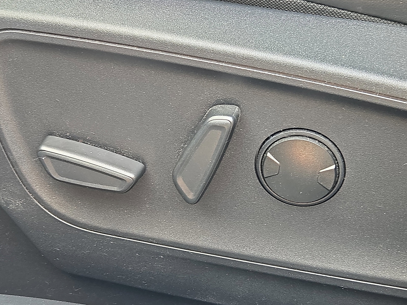 Certified 2025 Ford Escape ST-Line w/ Tech Pack #1 AWD/4WD image 11