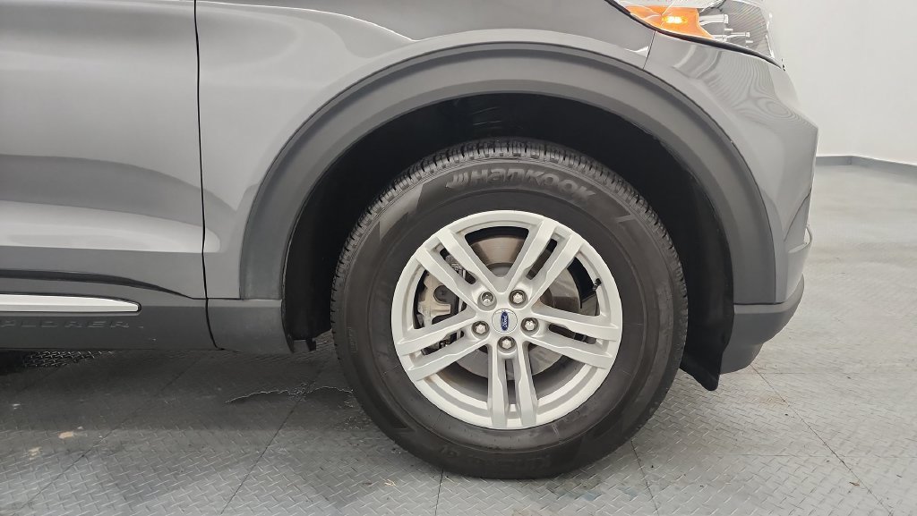 Certified 2024 Ford Explorer XLT w/ Equipment Group 202A AWD/4WD image 25