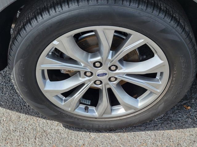 Certified 2023 Ford Explorer XLT w/ Equipment Group 202A RWD image 7