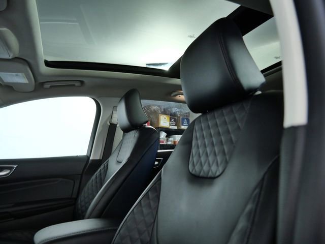 Certified 2024 Ford Edge Titanium w/ Equipment Group 301A image 18