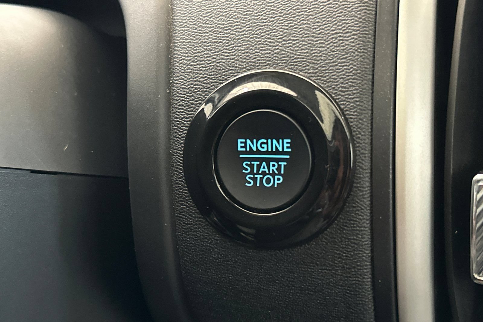 Certified 2025 Ford Expedition Active AWD/4WD image 24