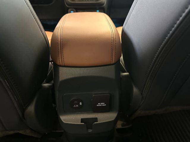 Certified 2024 Ford Maverick Lariat w/ FX4 Off-Road Package AWD/4WD image 29